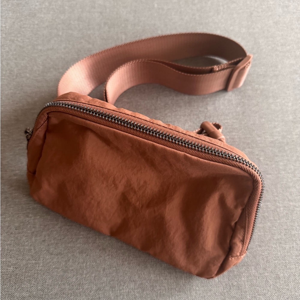 Stylish Brown Unisex Fanny Belt Bag - Picture 2 of 8